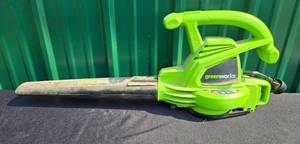 lot 27 image: Greenworks Electric BlowerMulcher with Bag