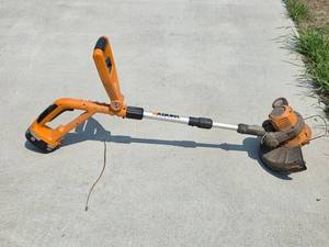 lot 48 image: Worx Cordless String Trimmer in Good Condition