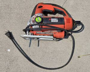 lot 58 image: Black & Decker Jigsaw with Accu-Bevel & Smart Select Technology