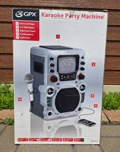 lot 62 image: GPX Karaoke Party Machine with CDG & MP3 Playback
