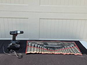 lot 68 image: Craftsman 19.2V Cordless Drill Set with Combination Wrench Set - contents unverified