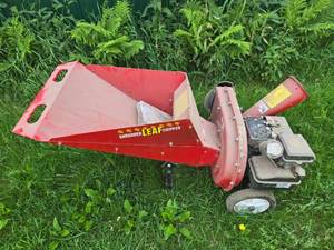 lot 83 image: Merry Mac Shredder Leaf Chipper