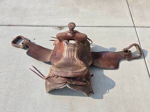lot 92 image: Vintage Western Leather Saddle
