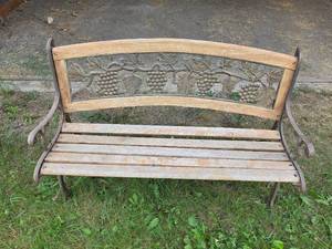 lot 93 image: Vintage Metal and Wood Garden Bench with Grapevine Design