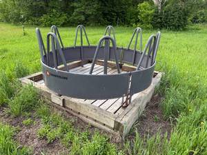 lot 99 image: CountyLine Metal Round Bale Feeder for Livestock