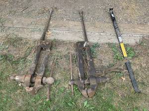 lot 130 image: Set of Used Farm Implement Sway Bars and Jack Stands