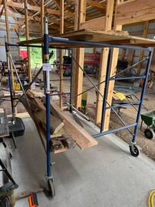 lot 137 image: MetalTech Saferstack Portable Scaffolding with Adjustable Planks (Scaffolding and Planks Only)