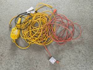 lot 151 image: Lot of Extension Cords and Work Light Set
