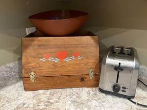 lot 177 image: Wood Bread Box with Heart Motif and Metal Toaster Set