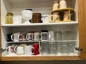 lot 182 image: Assorted Collection of Mugs, Goblets, and Glasses