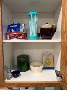 lot 185 image: Assortment of Kitchenware and Home Items Including Teapot and Furio Home Jar