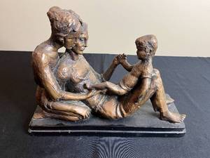 lot 224 image: Vintage Bronze Family Sculpture