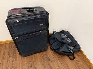 lot 240 image: Set of 2 Dark Blue Luggage Bags with Wheels