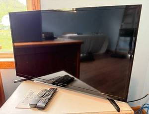 lot 247 image: Samsung 48 LED TV with Remotes and Instruction Manual