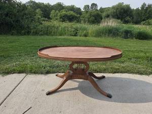 lot 260 image: Vintage Wooden Coffee Table with Claw Feet