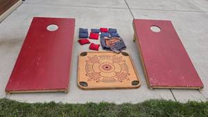 lot 272 image: Cornhole Toss Game Set