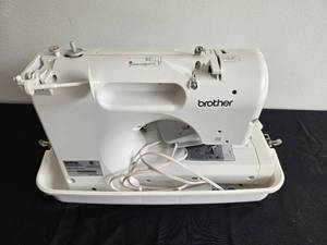 lot 288 image: Brother XR3140 Computerized Sewing Machine with Accessories