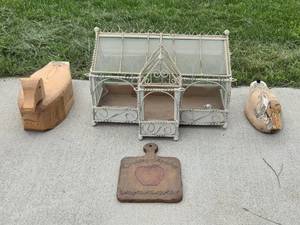 lot 289 image: Decorative Rustic Decoy Wooden Ducks, Cutting Board Shaped Wall Hanging and Glass Terrarium