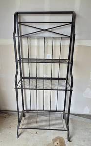 lot 290 image: Tall Metal Kitchen Storage Bakers Rack with 4 Shelves