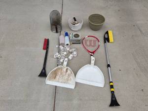 lot 318 image: Assorted Household and Garden Tools Collection