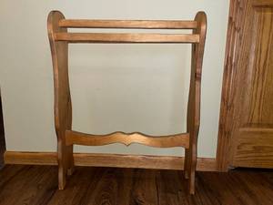 lot 340 image: Vintage Wooden Quilt Rack with Scrolled Sides