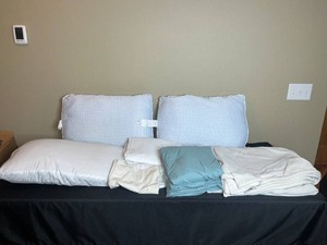 lot 363 image: Beautyrest Bedding Set with 3 Pillows, Sheets, and Blankets
