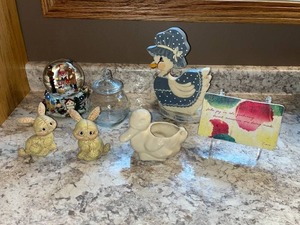 lot 366 image: Set of Decorative Home Decor Items - Includes Snow Globe, Ceramic Duck, and More