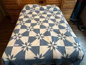 lot 397 image: Queen SZ Bed 80 x 60, Mattress, Frame & Handcrafted Blue and White Double Bed Quilt