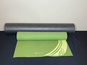 lot 403 image: Set of Yoga Accessories Foam Roller and Gaiam Yoga Mat