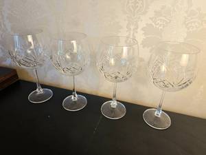 lot 47 image: Lenox Radiant Cut Cyrestal Wine Stems