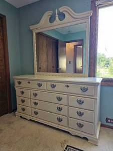 lot 58 image: Traditional White Colonial Dresser
