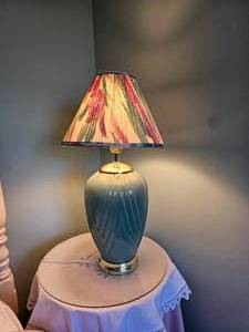 lot 91 image: Mid Century Turquoise Footed Jar Lamp