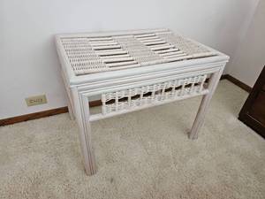 lot 61 image: Vintage Wicker Conversation Side Table