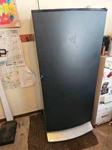 lot 7 image: Gladiator 17.8 cu ft Frost-free Upright Freezer