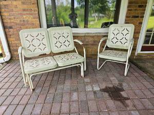 lot 11 image: Mid Century Porch Glider Set