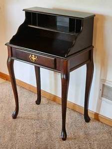 lot 105 image: Mahogany Tone Queen Anne Secretary Desk