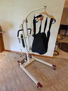 lot 12 image: ProWinch PL-PL400 Patient Lift