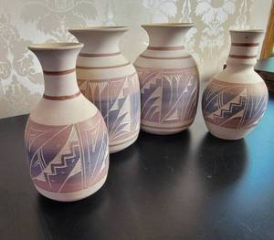 lot 63 image: Vintage Mexican SW Ceramic Art Pottery Collection