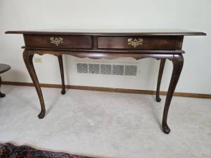 lot 71 image: Fantastic Vintage Chippendale Mahogany Console Table