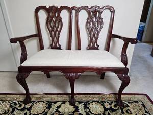lot 36 image: Vintage Chippendale Mahogany Parlour Settee - A