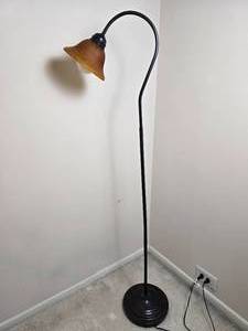 lot 88 image: Amazing Floor Lamp with Vintage Mixed Amber Glass Shade