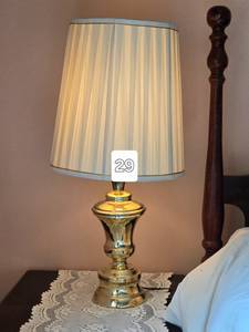 lot 86 image: Elegant Silhoutte Brass Table Lamp - B
