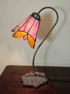 lot 79A image: Art Nouveau Stain Glass Tulip Lamp