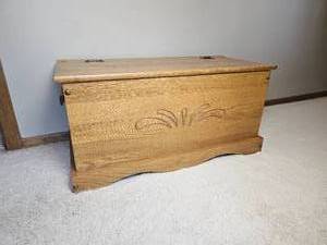 lot 99 image: Charming Cedar Hope Chest