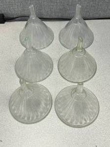 lot 20 image: 6 - Heavy Wall Ribbed Funnels, Mercer Branded, 6 Inches across x 6.5 Inches Tall