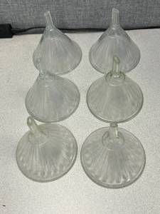lot 24 image: 6 - Heavy Wall Ribbed Funnels, Mercer Branded, 6 Inches across x 6.5 Inches Tall