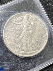 lot 20 image: 1944 US WALKING LIBERTY HALF DOLLAR