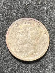 lot 42 image: 1916 US MERCURY DIME XF