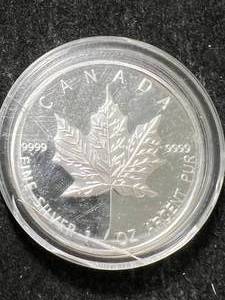 lot 65 image: 2015 CANADIAN MAPLE LEAF 1 TROY OZ .9999 FINE SILVER IN AIRTITE