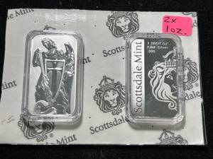 lot 110 image: 2 SCOTTSDALE MINT 1 TROY OZ .999 FINE SILVER BARS